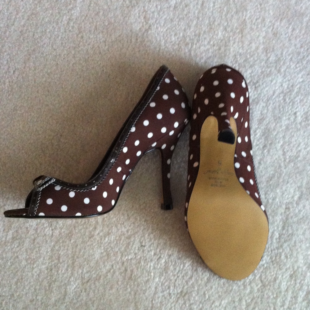 Peep toe heel, Choc. Brown with white polka dot - Picture 3 of 3